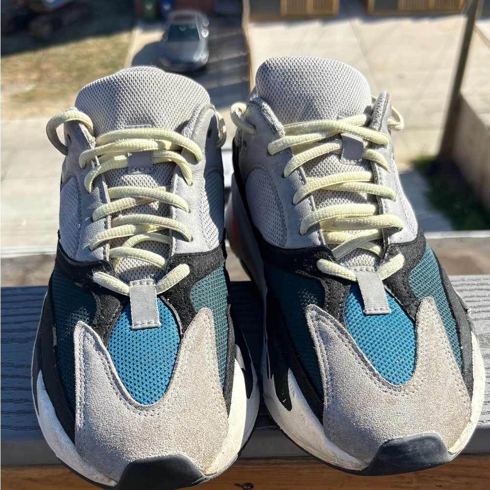 Yeezy Boost 700 size 7